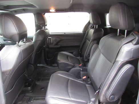 Certified 2024 Toyota Sienna XLE Woodland Edition AWD/4WD image 16