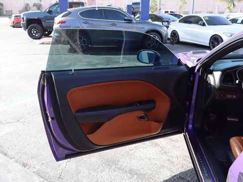 Used 2016 Dodge Challenger SRT Hellcat RWD image 9
