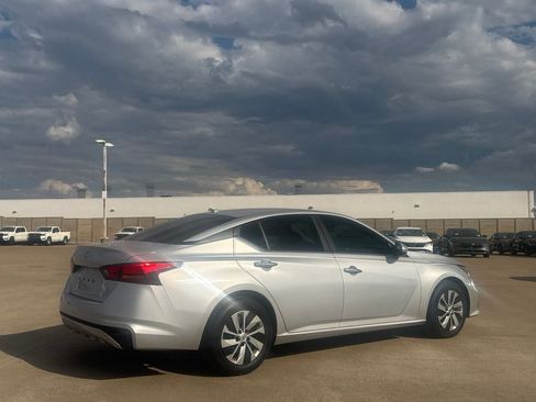 Used 2020 Nissan Altima 2.5 S FWD image 26
