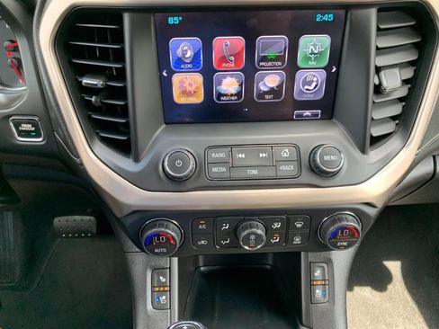 Certified 2019 GMC Acadia Denali w/ Technology Package AWD/4WD image 8
