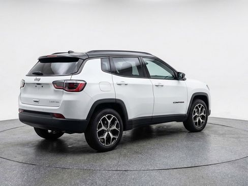 Used 2025 Jeep Compass Limited AWD/4WD image 7