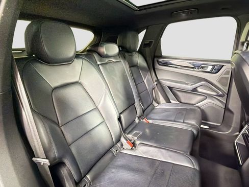 Used 2019 Porsche Cayenne AWD/4WD image 28