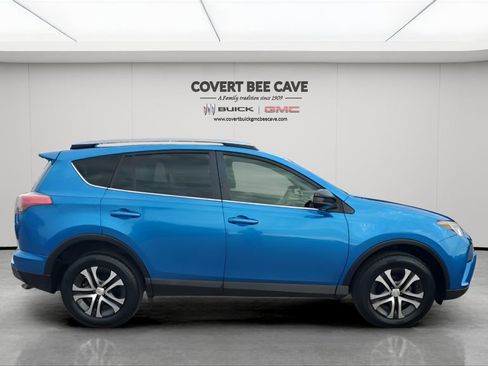 Used 2017 Toyota RAV4 LE image 11