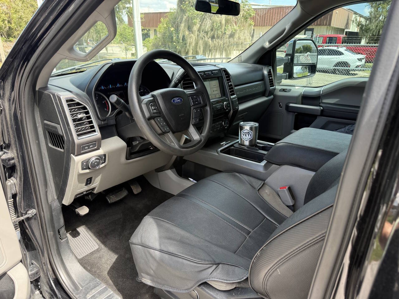 Used 2017 Ford F250 XLT w/ XLT Premium Package AWD/4WD image 17
