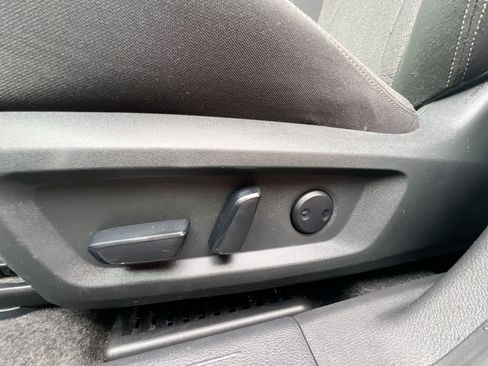 Used 2023 Nissan Rogue SV AWD/4WD image 12