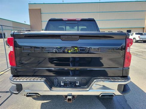 Used 2021 Chevrolet Silverado 1500 LT w/ Z71 Off-Road Package AWD/4WD image 4
