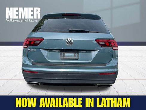 Used 2019 Volkswagen Tiguan SE w/ Panoramic Sunroof Package FWD image 3