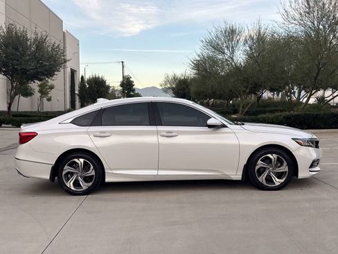 Used 2018 Honda Accord EX image 2