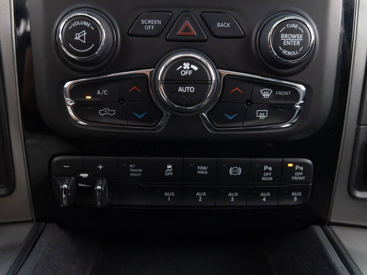 Used 2018 RAM 3500 Laramie w/ Sport Appearance Group AWD/4WD image 38