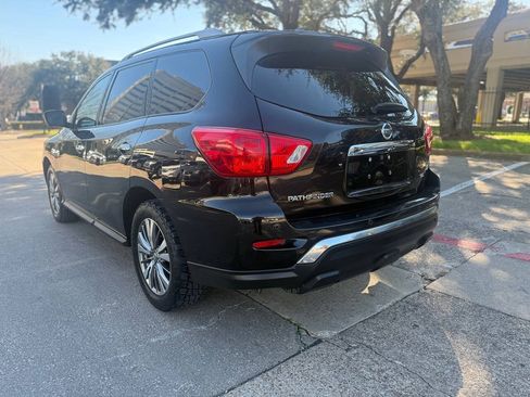 Used 2019 Nissan Pathfinder SL FWD image 4