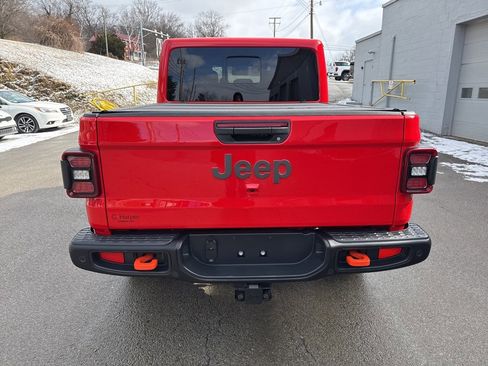 Used 2025 Jeep Gladiator Mojave image 4