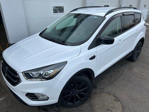 Certified 2018 Ford Escape SE w/ SE Sport Appearance Package image 1