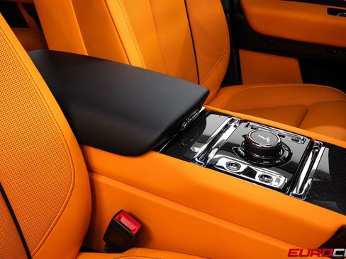 Used 2023 Rolls-Royce Cullinan Black Badge w/ Dark Exterior Package image 33