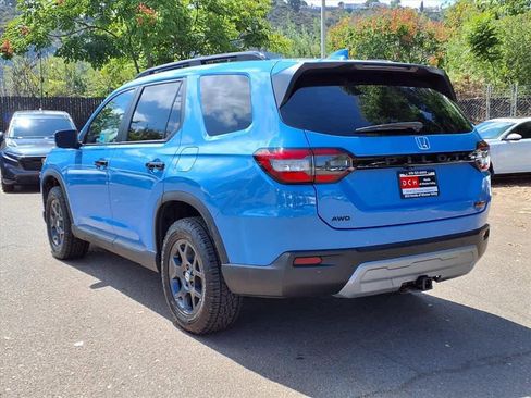 Used 2025 Honda Pilot TrailSport image 7
