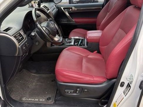 Used 2020 Lexus GX 460 Premium w/ Premium Package image 2