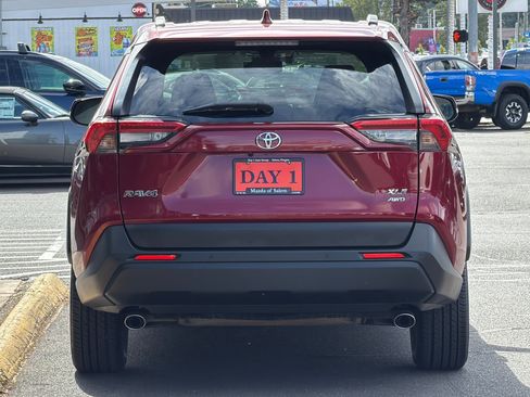 Used 2019 Toyota RAV4 XLE Premium w/ Advanced Technology Package AWD/4WD image 6