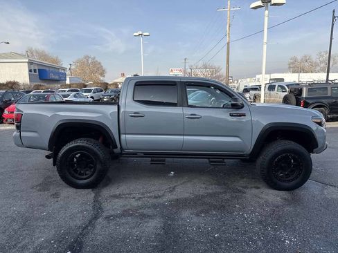 Used 2017 Toyota Tacoma TRD Pro image 5