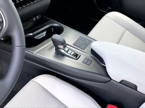 New 2026 Lexus UX 300h FWD image 7