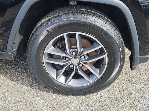 Used 2017 Jeep Grand Cherokee Limited image 10