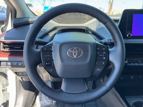 Used 2025 Toyota Prius Plug-In Hybrid image 21