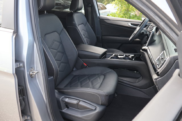 Certified 2024 Volkswagen Atlas Cross Sport SE FWD image 20