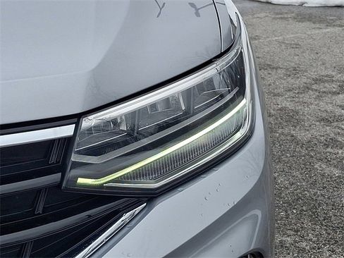 Used 2022 Volkswagen Tiguan SE R-Line image 13