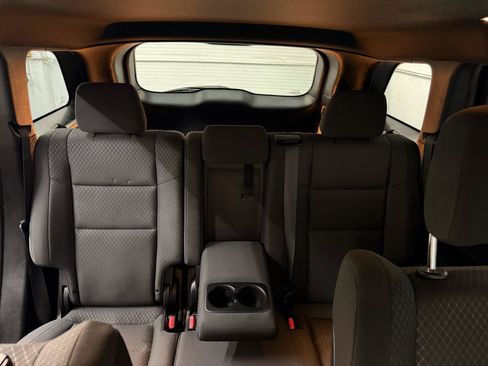 Used 2019 Jeep Grand Cherokee Laredo RWD image 40