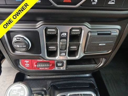 Used 2022 Jeep Wrangler Unlimited Rubicon 4xe w/ Cold Weather Group AWD/4WD image 24