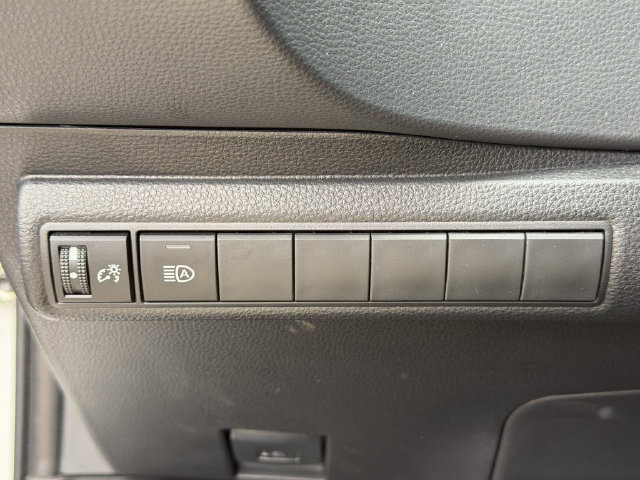 Used 2025 Toyota Corolla Hatchback FWD image 8