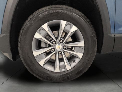 Used 2025 Chevrolet Equinox LT AWD/4WD image 4