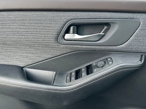 Certified 2023 Nissan Rogue SV image 11