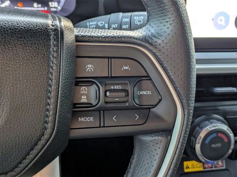 Certified 2025 Toyota 4Runner TRD Off-Road Premium image 28