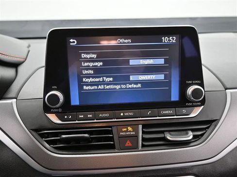 Used 2025 Nissan Altima 2.5 SR image 11