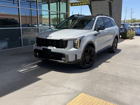 Used 2025 Kia Sorento SX AWD/4WD image 2