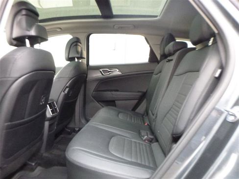 Used 2025 Kia Sportage SX Prestige image 6