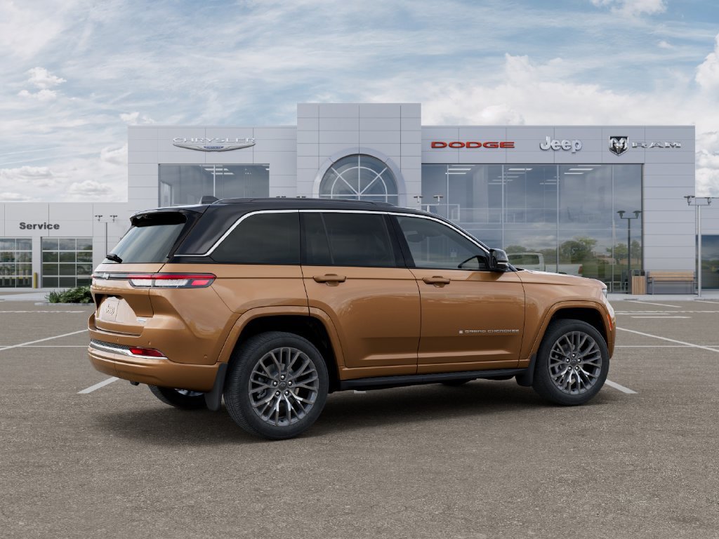 New 2027 Jeep Grand Cherokee Summit AWD/4WD image 4