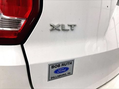 Used 2017 Ford Explorer XLT w/ Equipment Group 202A AWD/4WD image 13