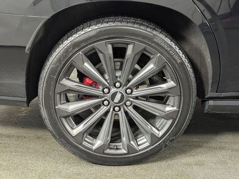 Used 2025 Cadillac Escalade V image 11