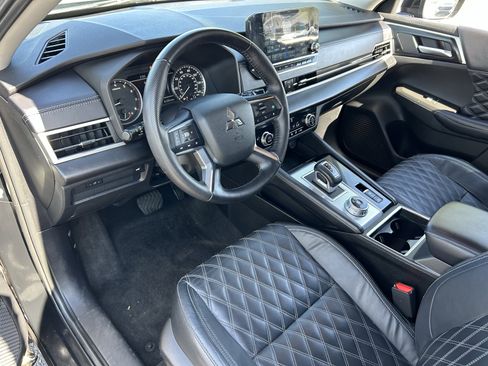 Used 2022 Mitsubishi Outlander SEL image 16