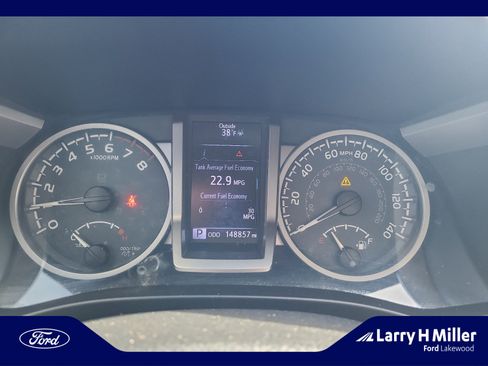 Used 2018 Toyota Tacoma SR5 image 11