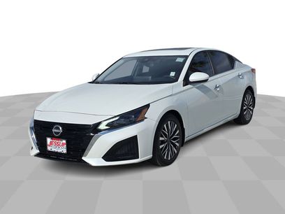 Used 2023 Nissan Altima 2.5 SV w/ SV Premium Package