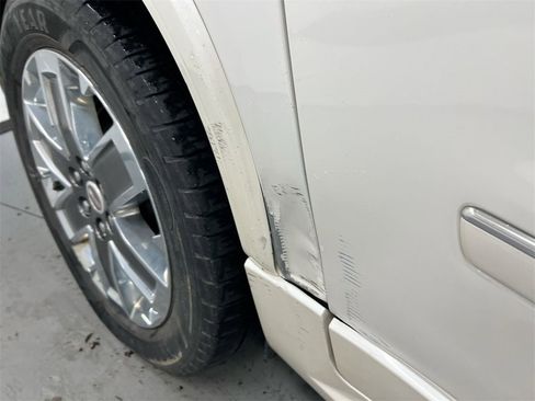 Used 2011 GMC Acadia Denali image 33