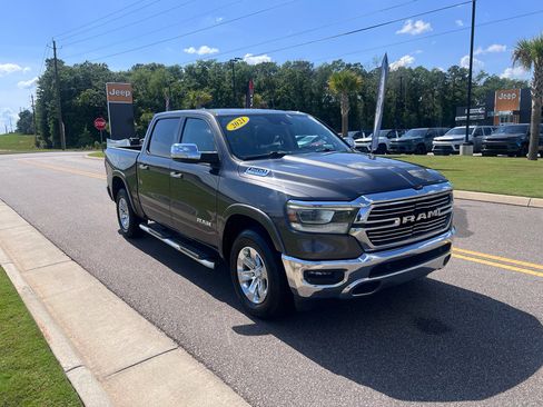 Used 2021 RAM 1500 Laramie AWD/4WD image 1