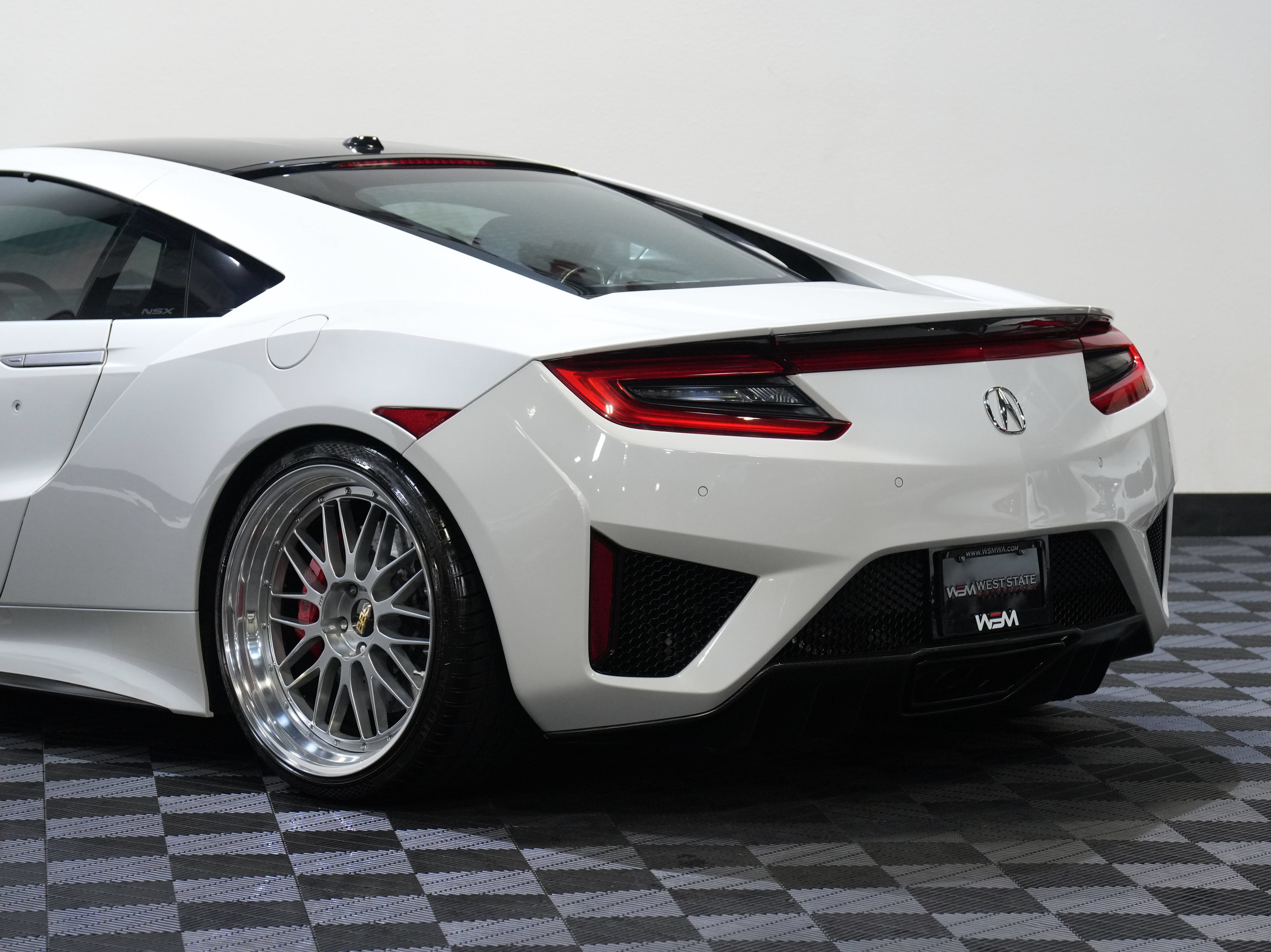 Used 2017 Acura NSX AWD/4WD image 17