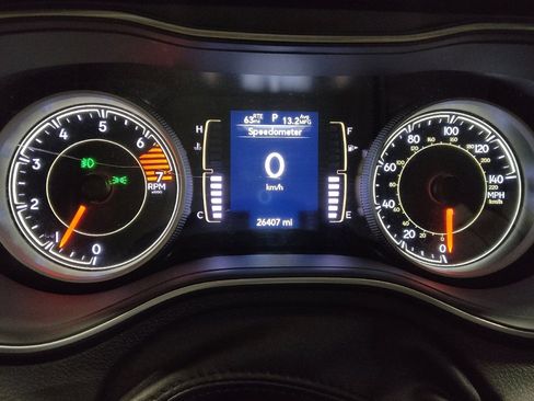 Used 2021 Jeep Cherokee Latitude Plus image 23