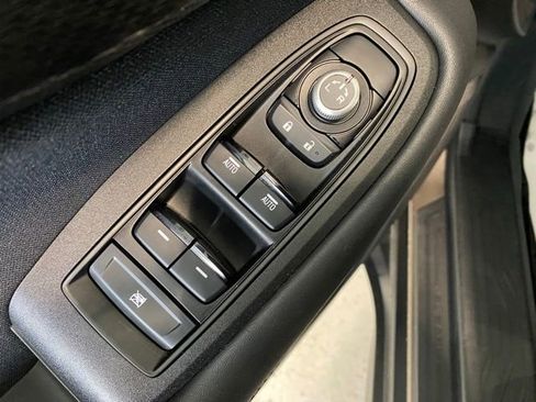 Used 2024 Subaru Outback Premium AWD/4WD image 11