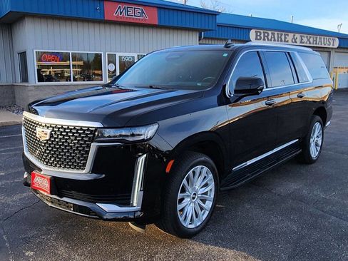 Used 2023 Cadillac Escalade ESV Premium Luxury image 9