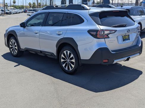 Used 2023 Subaru Outback Touring XT AWD/4WD image 4