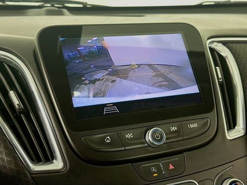 Used 2020 Chevrolet Malibu LT image 13