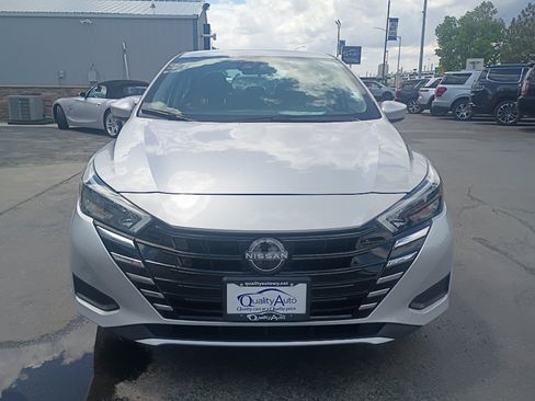 Used 2025 Nissan Versa SV FWD image 3